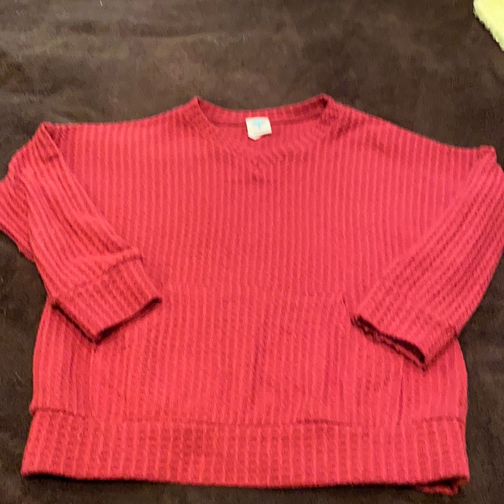 Girls burgundy waffle textured sweater w pockets